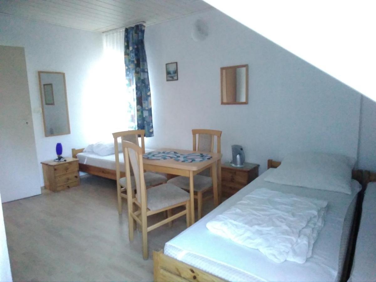 Dom Pod Sosnami Bed and Breakfast Mielno  Buitenkant foto