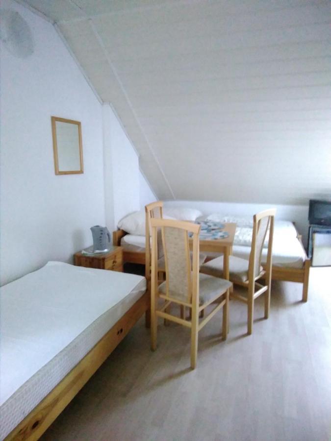 Dom Pod Sosnami Bed and Breakfast Mielno  Buitenkant foto